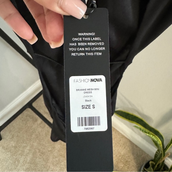 Fashion Nova Brianne Mesh Ruffle Halter Mini Dress Black Size Small NWT - Picture 6 of 8